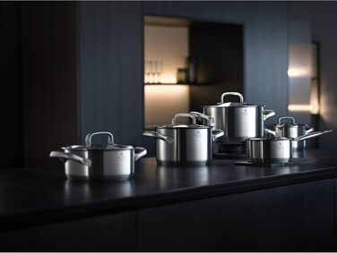 Каструля WMF Gourmet Plus 16 см з нержавіючої сталі Cromargan з кришкою, 1.4 л, для індукційних плит, з внутрішньою шкалою