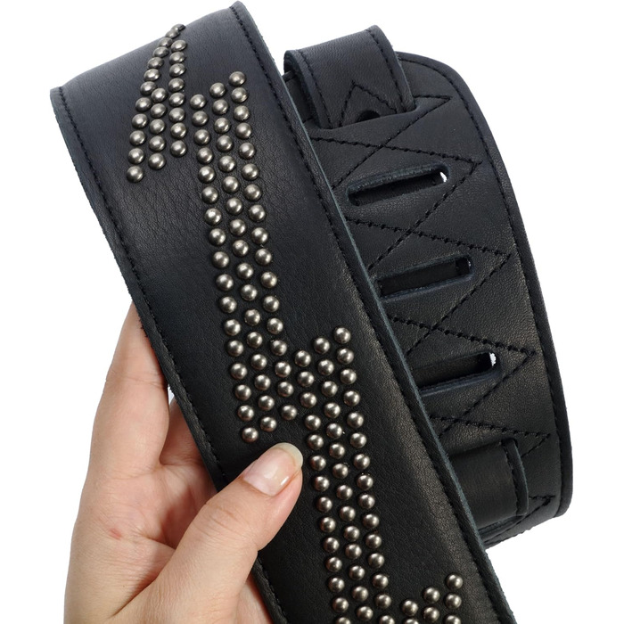 Гітарний ремінь Nefelibata з повномісної шкіри, з підкладкою з піни, з металевими заклепками, для електро-, акустичної та бас-гітари (2,5 см, чорний карбон) (Blitzschlag)