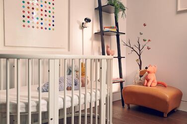 Дитячий відеомонітор Motorola Nursery VM 483 з камерою, інфрачервоним нічним баченням, функцією двостороннього зв'язку та цифровим зумом (PIP1000C EU)