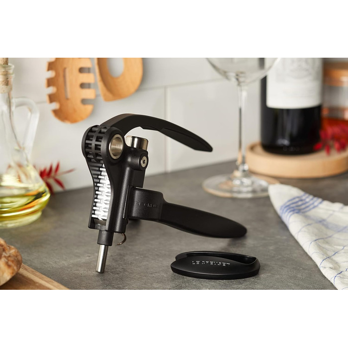 Le Creuset Professional Corkscrew Set with Matching Capsule Cutter, Wine Cork Removal, Black/Silver, Metal, LM250, 49005000000700