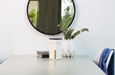 Набір зволожувачів повітря WENKO Drop (2 шт.) - Усуває вологу, запобігає плісняві та неприємним запахам. Підходить для авто, підвалу, ванної кімнати. Без електроживлення. 1000 г хлориду кальцію. Діаметр 15 см, висота 23 см, пластик, білий.