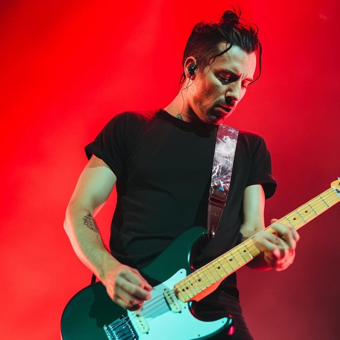 Гітарний ремінь LEKATO, смугастий, 6.7 см, з регулюванням, з шкіри, з кишенькою для медіатора та 6 медіаторів/фіксаторами ремінця - для бас-гітари, електро- та акустичної гітари (Колір: Nebel)