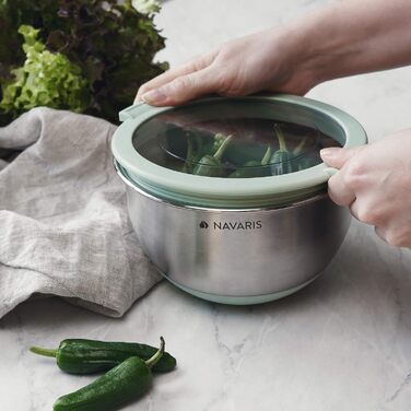 Navaris Stainless Steel Bowl Set with Lid - 3-Piece Mixing Bowl, Salad Bowl - Stainless Steel Bowl Set, Containers in Mint Green
