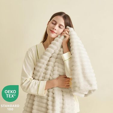 Пухнаста ковдра WAVVE: тепла флісова ковдра для дивану, софи та декору інтер'єру, 150 x 200 см, бежева