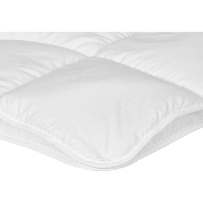 Irisette Lotte 4-Season Duvet - Made in Germany - Quilted Comforter with Top Cool Fabric, washable at 95 degrees, includes storage bag, 135 x 200 cm, white, Öko-Tex Certified 135 x 200 cm 4-Season Duvet