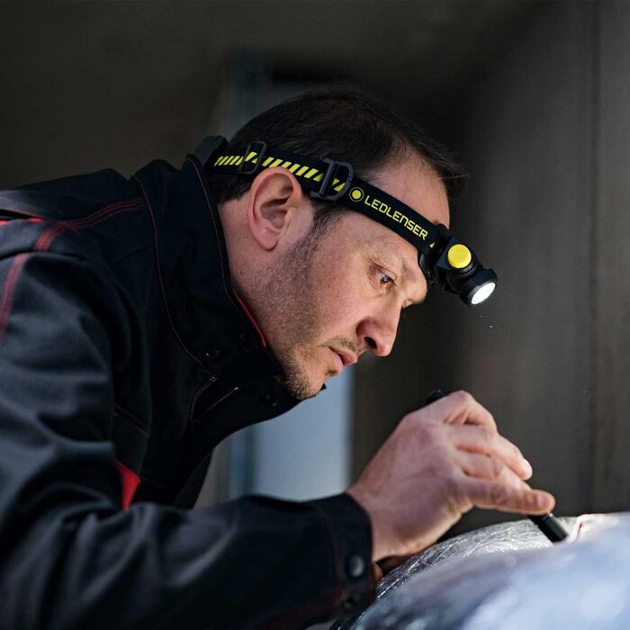Налобний ліхтар Ledlenser H15R Work, 2500 люмен, IP67, акумуляторний, LED, з фокусуванням, магнітна зарядка, для каски, високий CRI
