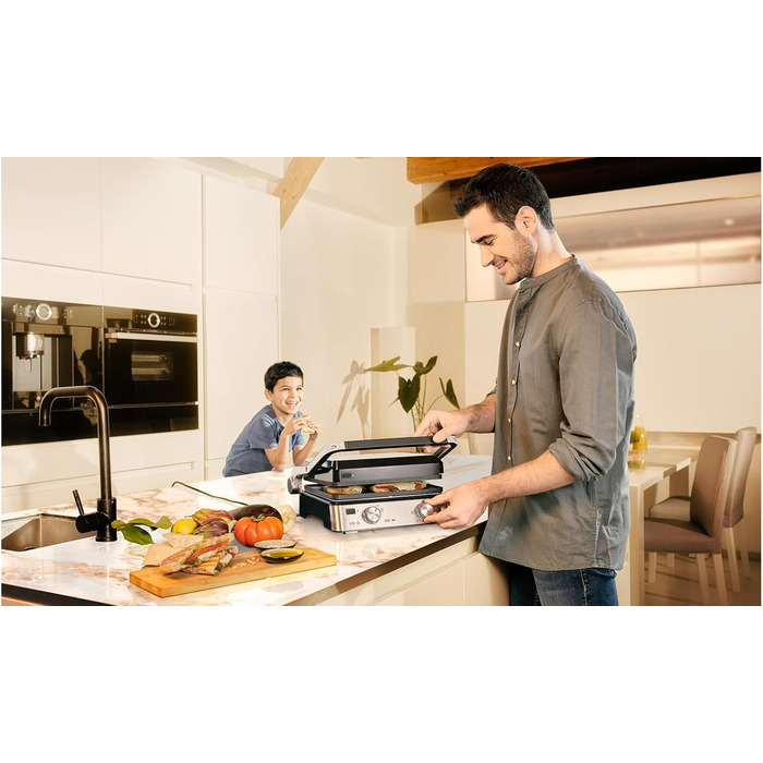 Електричний гриль Braun MultiGrill 7 CG7020: 3-в-1 (контактний гриль, BBQ, духовка), 2000W, велика поверхня (12 бургерів), регулювання температури, для дому