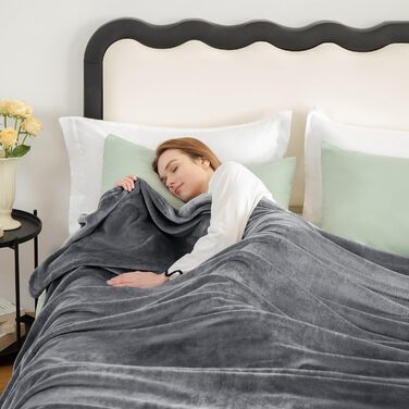 Плед WAVVE: теплий та м'який плед з флісу 150x200 см, сірий колір. Ідеально для дивану та відпочинку.