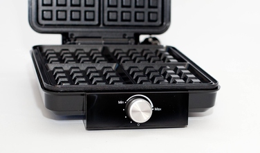 Вафельниця Berlinger 2300 Вт, чорна, з регулюванням температури, на 4 вафлі