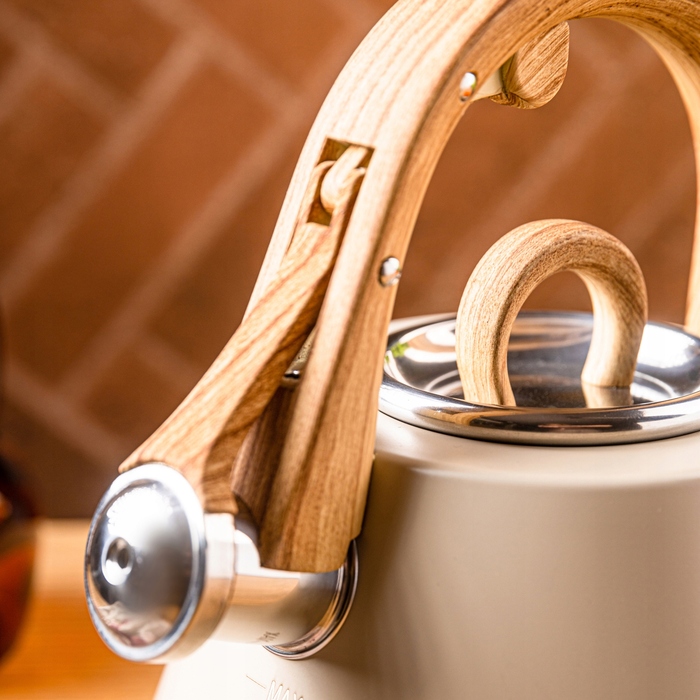 Класичний сталевий чайник Klausberg, 2,5 л, бежевий