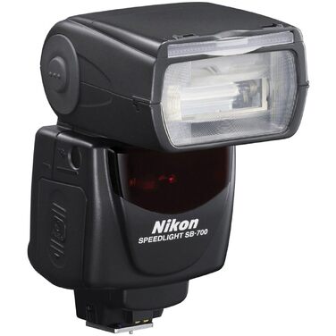 Спалах Nikon SB-700 для цифрових дзеркальних камер Nikon SLR