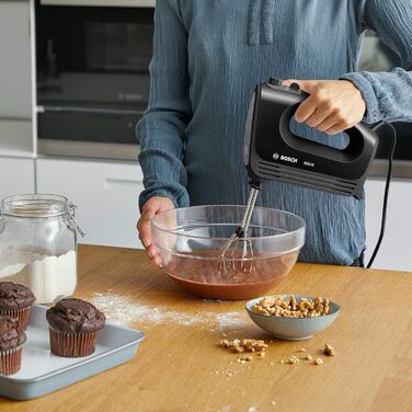 Ручний міксер Bosch CleverMixx MFQ2420B: 2 вінчики, 2 гачки для тіста, 400 Вт, чорний