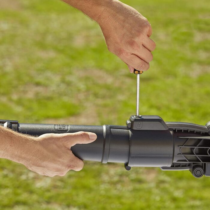 BLACK+DECKER 3-в-1 акумуляторний садовий пилосос-видувка 3000 Вт з подрібнювачем, рюкзаком-мішком 72 л, регульованою потужністю, для терас і доріжок (BEBLV300)