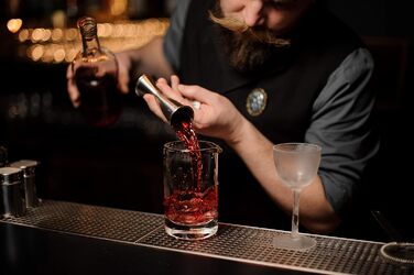 Набір для приготування коктейлів CocktailMeister Premium: шейкер, мірний стаканчик, рецепти коктейлів