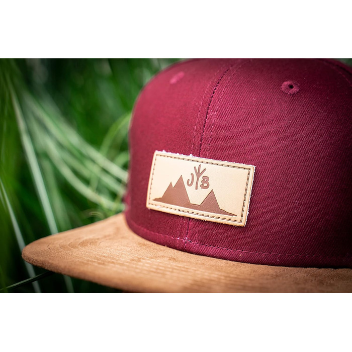 Кепка бейсболка Jumping Bird • Змінний розмір • Outdoor Snapback • Бордовий колір