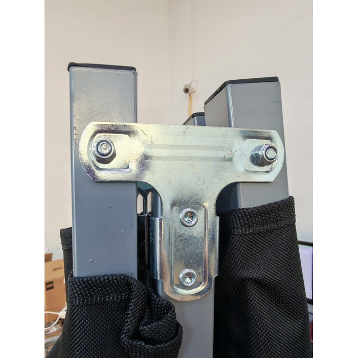 Розкладне туристичне ліжко TRESKO 210x72 см, до 150 кг, чорне