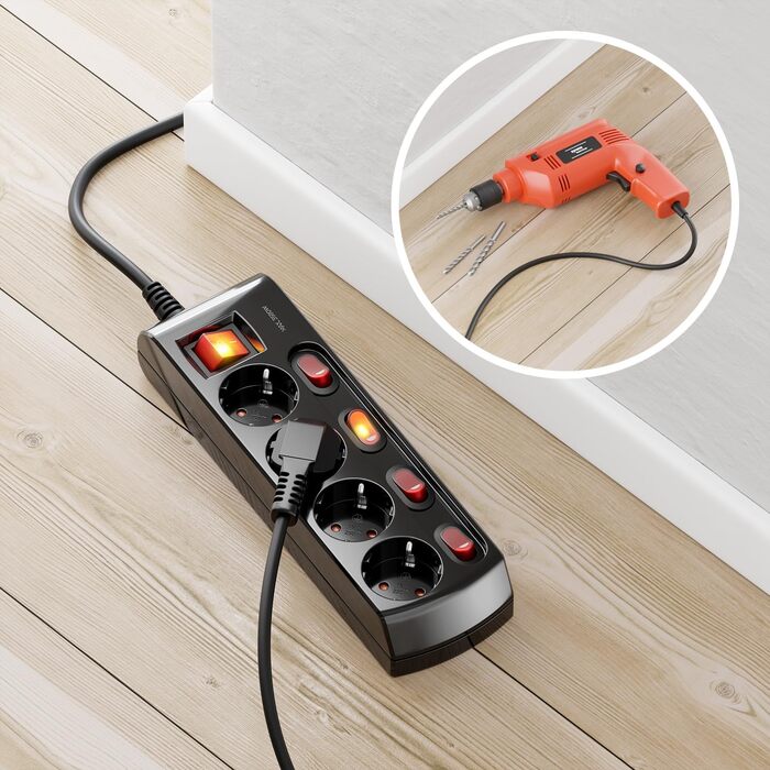 Мережевий фільтр DeleyCON з 4 розетками, індивідуальне вмикання/вимикання, 1.4м кабель, з захистом від дотику, чорний