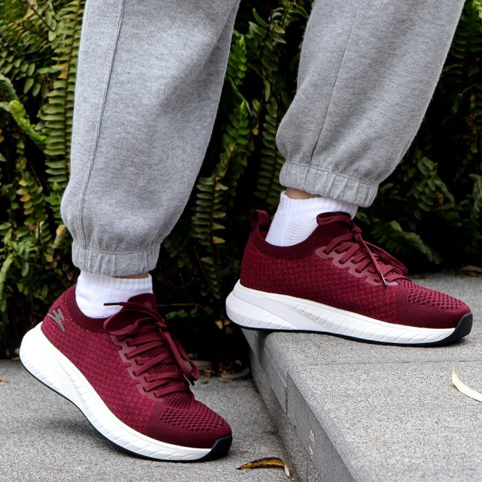 Жіночі спортивні кросівки для бігу та прогулянок. Легкі, дихаючі, стильні. Колір: бордовий, розмір EU 37