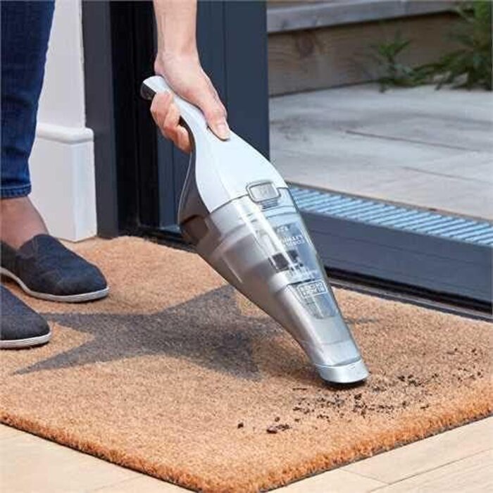 Акумуляторний пилосос ручний BLACK+DECKER Dustbuster 7.2V NVC215W блакитний: безмішковий, бездротовий, з насадкою та зарядним пристроєм