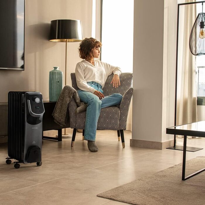 Масляний радіатор Cecotec ReadyWarm 11000 Space 360º Black - 2500 Вт, 11 секцій, 3 режими, 28 м², 66.7 x 35.8 x 15.6 см