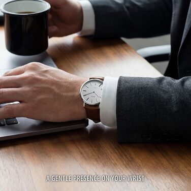 Чоловічий годинник Infantry MDC: мінімалістичний дизайн, кварцовий механізм, шкіряний ремінь (колір: коричневий)