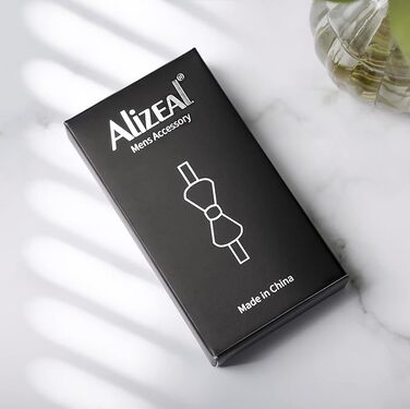 Набір краватка-метелик, нагрудна хустинка та запонки Alizeal Paisley, колір: кобальтово-синій