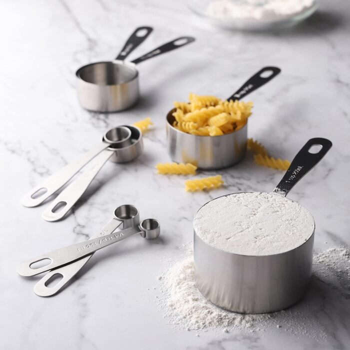 Stainless steel measuring cups and spoons, set of 8 consisting of 4 measuring cups and 4 spoons for dry and liquid ingredients