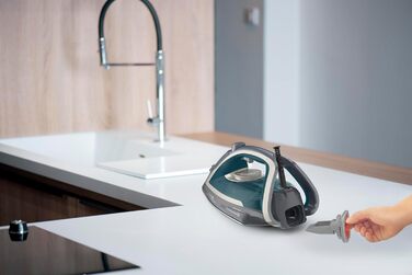 Парова праска Tefal Ultragliss Plus FV6842, 2800 Вт, знімний колектор накипу, подача пари 50 г/хв, паровий удар 260 г/хв, автоматичне вимкнення, захист від накипу, антицарапка, бірюзово-сіра