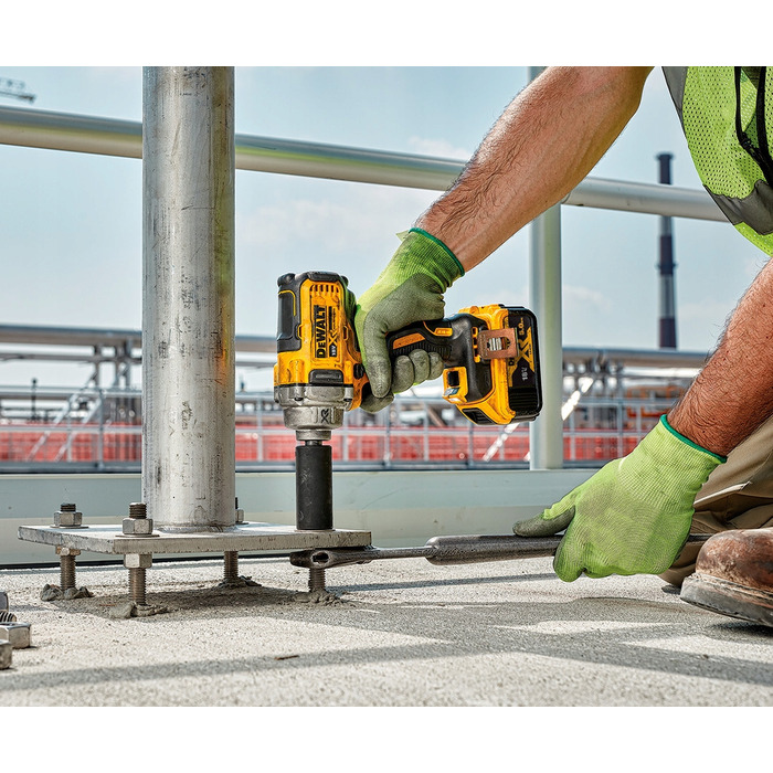 Дриль-викрутка з ударом DeWalt DCD796N 18V 70Nm, безщітковий двигун