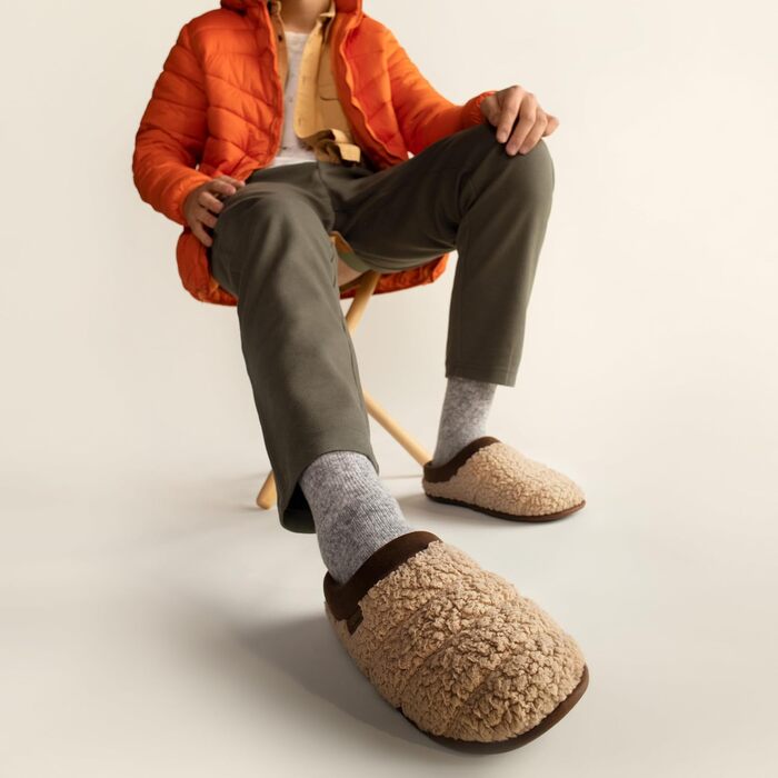 Dearfoams Чоловічі тапочки-клоги Asher з піною з пам'яті, чорні (42/43 EU)