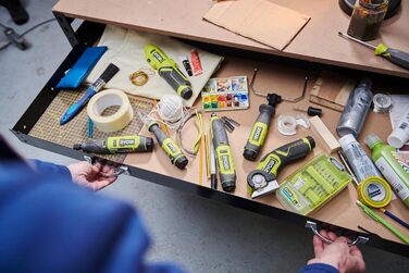 Акумуляторний шуруповерт RYOBI 4V RSD4-120TA2 з акумулятором 2.0Ah, USB-C зарядним кабелем та набором насадок