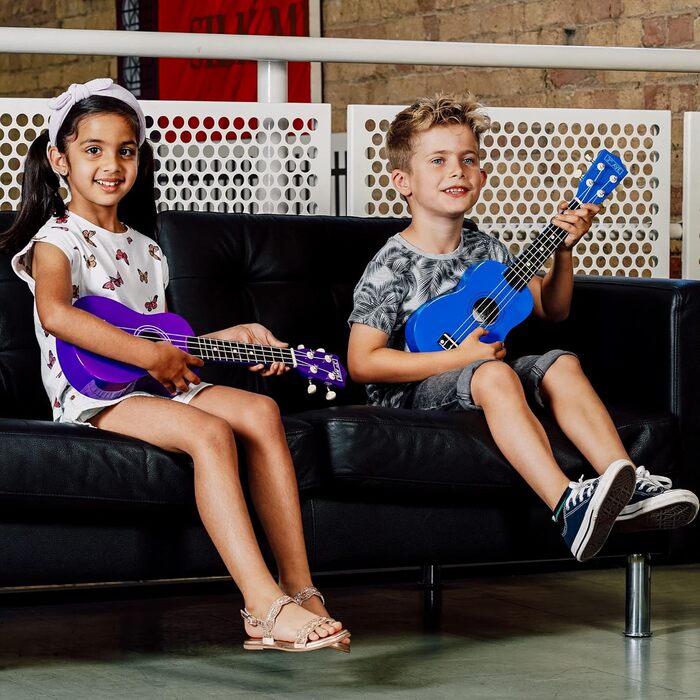 Укулеле Sopran 3rd Avenue 54 см (21 дюйм) – Початковий набір: чохол, підставка, ремінь, струни, медіатор та наклейки на гриф – Натуральний колір – Безкоштовні онлайн-уроки для початківців