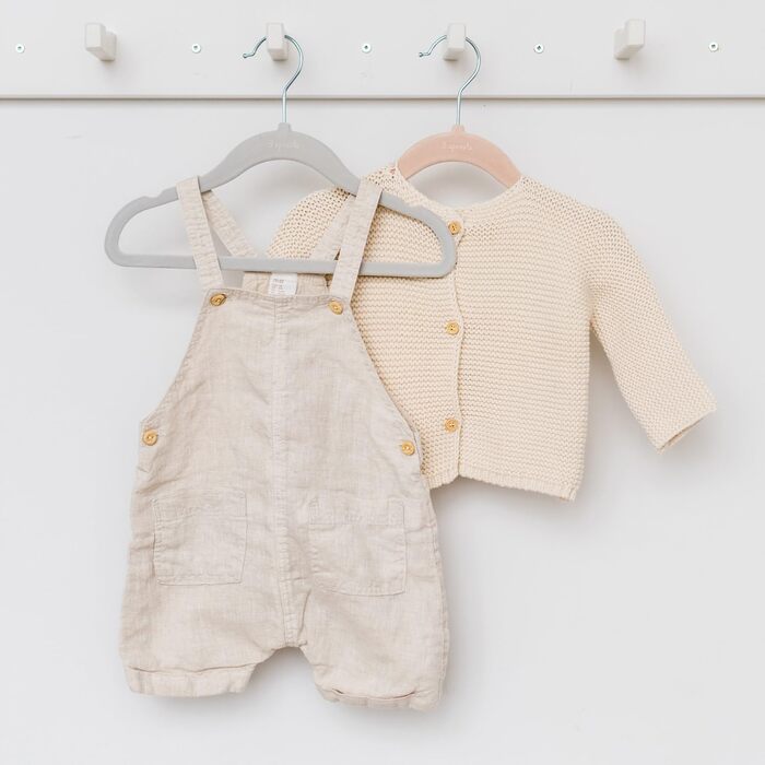 3 Sprouts - 30 шт. плюшеві вішалки для дитячого одягу, бежеві