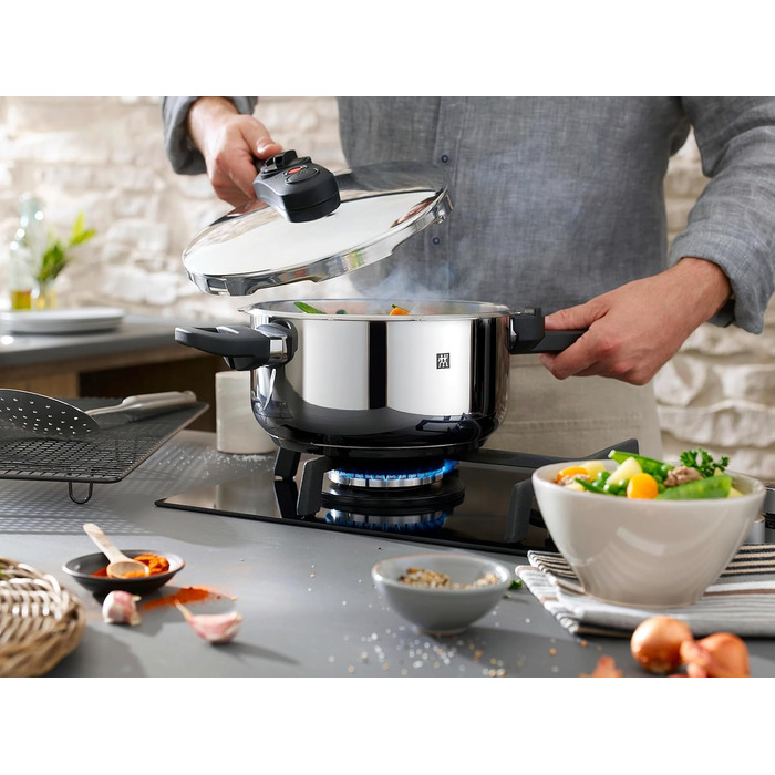Швидкозварювальна скороварка ZWILLING EcoQuick II, 6 л, Ø 22 см, нержавіюча сталь 18/10, для всіх типів плит, індукція
