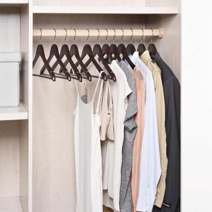 Дерев'яні вішалки для одягу Amber Home, 20 шт., масивна деревина волоського горіха, гладка поверхня, з перекладиною для штанів, поворотний гачок та виступи для куртки, штанів, сорочок (Волоський горіх, 20)