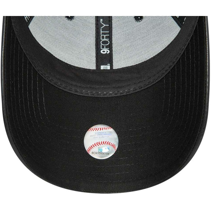 Кепка New Era WMNS 9Forty Adjustable NY Yankees чорного кольору, розмір OneSize