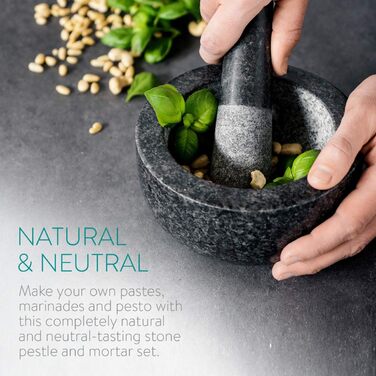 Navaris Granite Mortar and Pestle Set - Large Stone Mortar & Pestle for Spices, Pesto, Herbs - Includes Stamper with Mallet - Ø 16cm
