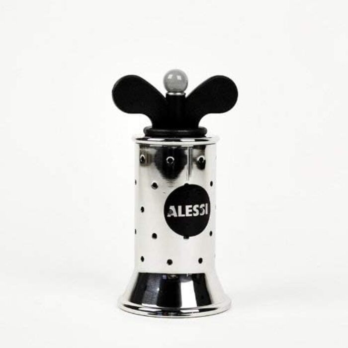 Перецьмолка Alessi 9098 B з ребристим дизайном, нержавіюча сталь і термопластик, чорна, 8.5x6.5x11.7 см