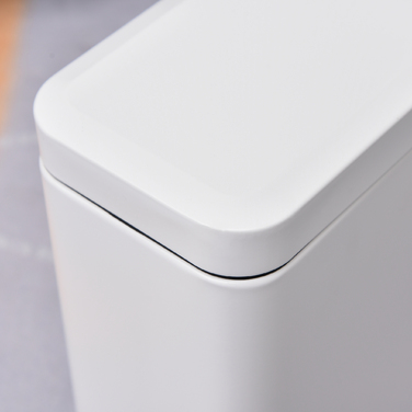 HOMCOM 5L Step Trash Can, Cosmetic Can, Waste Bin with Lid and Foot Pedal, Trash Container with Inner Bucket, Bathroom Trash Can for Living Room, Office, Metal, White, 29.2 x 14 x 32 cm | Aosom