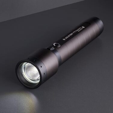 Ліхтарик Ledlenser P7R Signature LED з червоним світлом, акумуляторний, водонепроникний IP68, 2000 люмен, фокусування, дальність 330 м, з чохлом та зарядною станцією