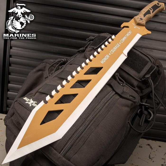 Мачете UNITED CUTLERY USMC Desert OPS з пилкою та чохлом