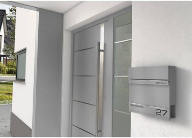Поштова скринька Metzler Anthrazit RAL 7016 з газетницею та номером будинку, гравіювання імені лазером - сучасний вуличний поштовий ящик з табличкою, водонепроникний та стійкий до іржі | Модель Hermann (Ral9007 Graualuminium)