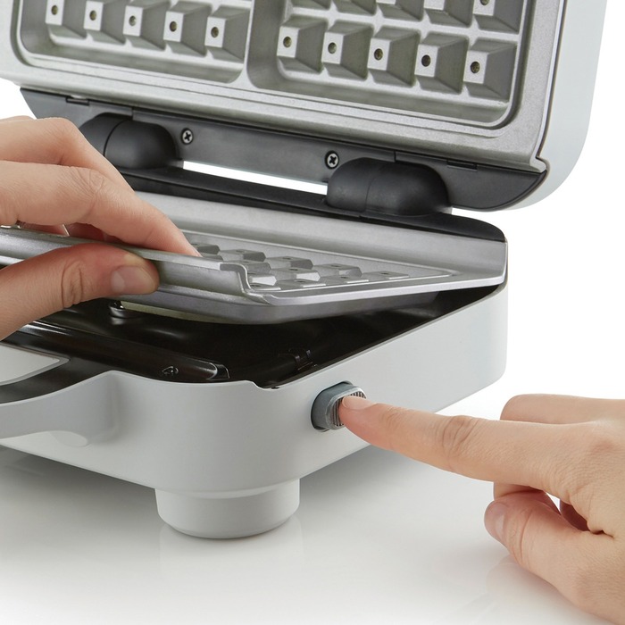 Вафельниця Breville DuraCeramic VST072 850 Вт, сріблястий/сірий