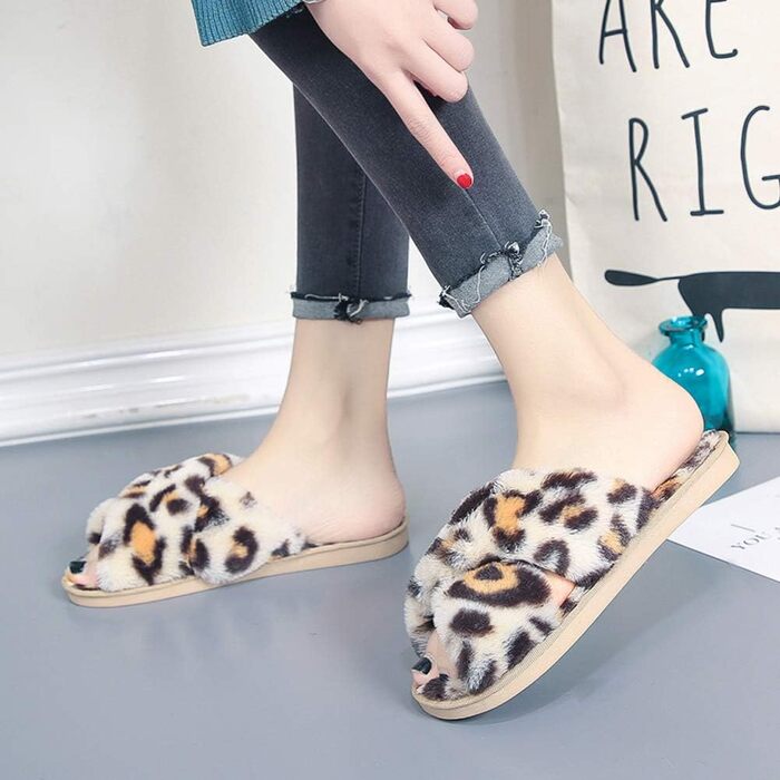 Тапочки жіночі зимові з плюшу, теплі, з неслизькою підошвою, зручні, пухнасті, білі (37/38 EU, Бежевий леопардовий)