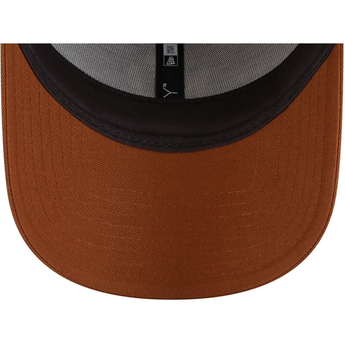 Шапка New Era New York Yankees з помпоном та в'язаним манжетом для жінок, колір: коричневий