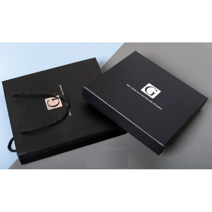 Набір: краватка, метелик, затискачі та кишенкова хустка. Елегантний комплект для чоловіків