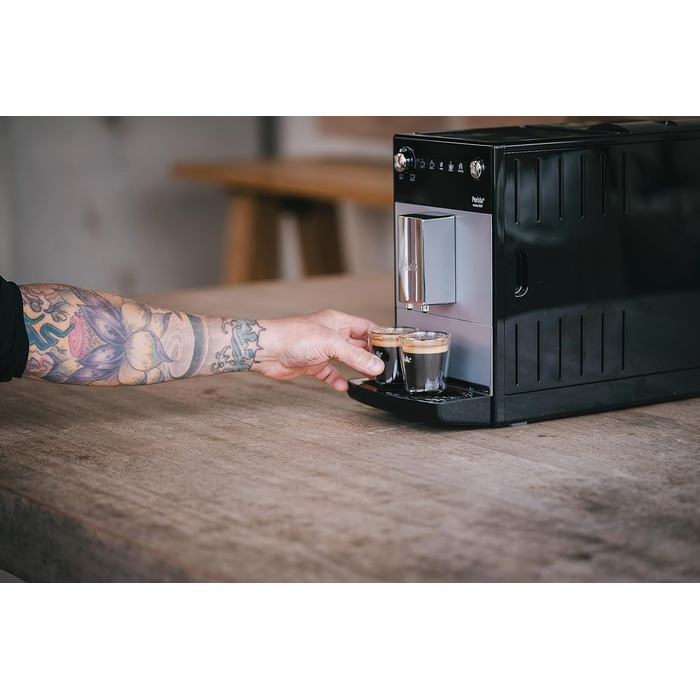 Melitta Purista - Fully Automatic Coffee Machine with Favorite Coffee Function, Coffee Machine with Grinder and 5-Level Adjustable Grinding, for Coffee and Espresso, silver/black Silver Fully Automatic Coffee Machine