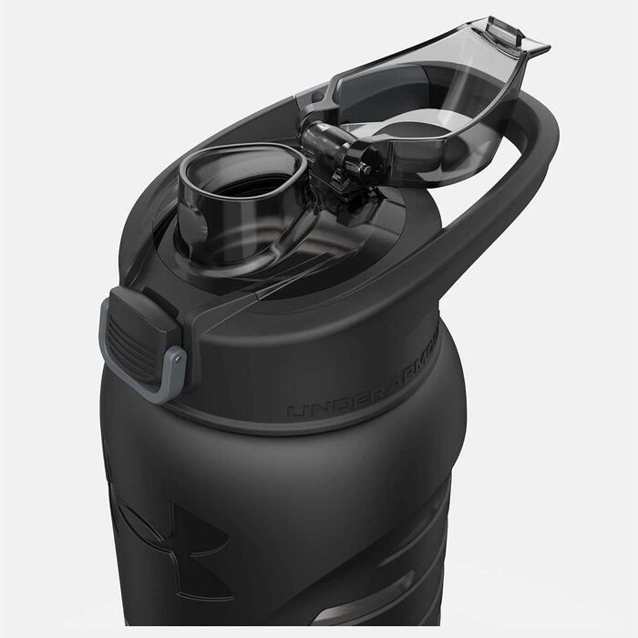 Under Armour Stainless Steel Water Bottle, insulated, carabiner clip, leak-proof, for kids and adults, all sports, gym, 680 ml