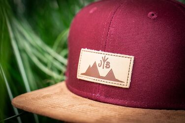 Кепка бейсболка Jumping Bird • Змінний розмір • Outdoor Snapback • Бордовий колір