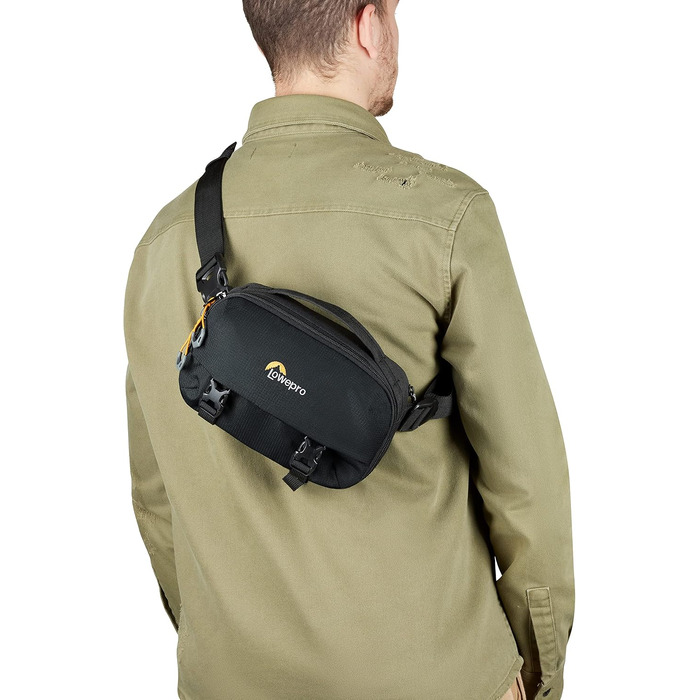 Компактний фоторюкзак Lowepro Trekker Lite HP 100 з відділенням для планшета, для бездзеркальних камер та Crop-сенсорів, система стиснення UltraCinch, чорний